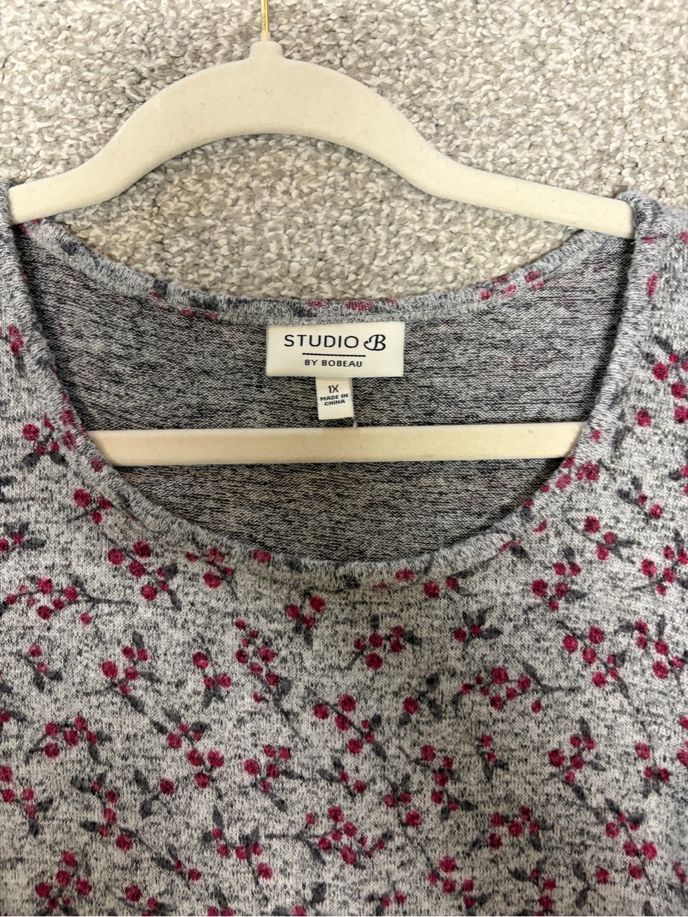 Heather Gray Floral Long Sleeve Top | Size Large | Cozy & Feminine 🌸